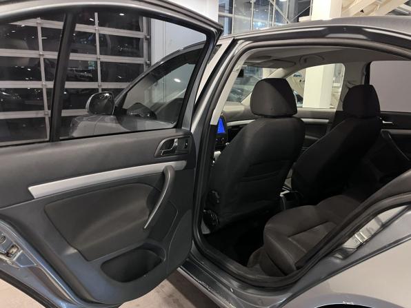 Skoda Octavia II (A5) Рестайлинг с пробегом 2013 года, цена 730 000 рублей, 266458 км, лифтбек, Автокод Объявления