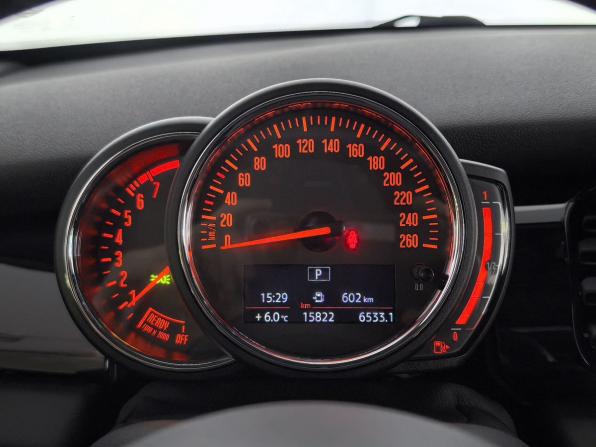 Mini Hatch III (F55/F56) Рестайлинг 2 с пробегом 2021 года, цена 3 199 700 рублей, 15841 км, хэтчбек, Автокод Объявления