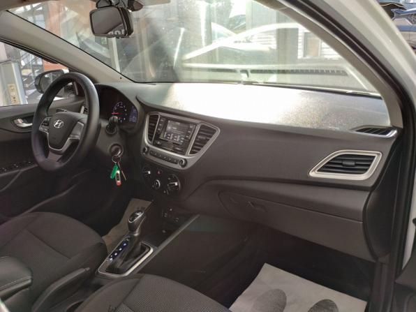 Hyundai Solaris II с пробегом 2020 года, цена 1 390 000 рублей, 125331 км, седан, Автокод Объявления