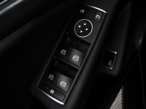 Mercedes-Benz GLA I (X156) Рестайлинг с пробегом 2017 года, цена 1 650 000 рублей, 139124 км, внедорожник, Автокод Объявления