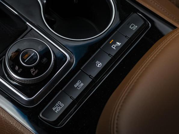 Kia Mohave I Рестайлинг 2 с пробегом 2022 года, цена 5 519 000 рублей, 50128 км, внедорожник, Автокод Объявления
