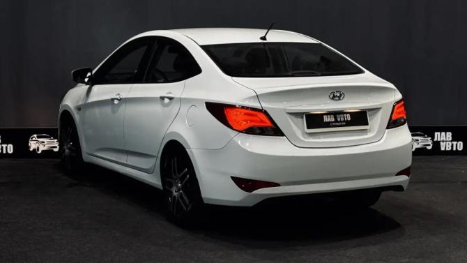 Hyundai Solaris I Рестайлинг с пробегом 2015 года, цена 903 000 рублей, 128000 км, седан, Автокод Объявления