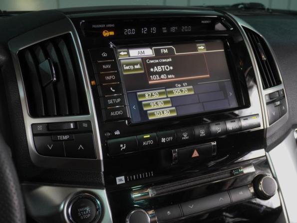 Toyota Land Cruiser 200 Series Рестайлинг 1 с пробегом 2014 года, цена 4 449 000 рублей, 265829 км, внедорожник, Автокод Объявления