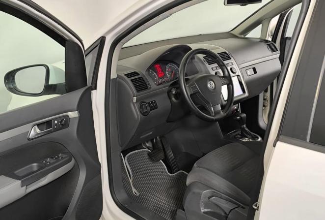 Volkswagen Touran I Рестайлинг с пробегом 2010 года, цена 560 000 рублей, 165000 км, компактвэн, Автокод Объявления