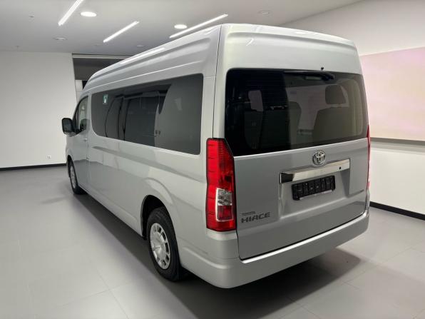 Toyota HiAce H300 с пробегом 2021 года, цена 5 950 000 рублей, 4769 км, минивэн, Автокод Объявления