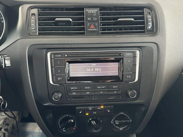 Volkswagen Jetta VI Рестайлинг с пробегом 2015 года, цена 1 049 000 рублей, 225547 км, седан, Автокод Объявления