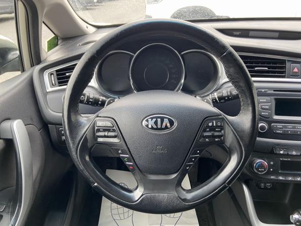 Kia Ceed II Рестайлинг с пробегом 2017 года, цена 1 318 000 рублей, 116000 км, универсал, Автокод Объявления