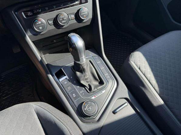 Volkswagen Tiguan II с пробегом 2017 года, цена 2 184 000 рублей, 193247 км, внедорожник, Автокод Объявления
