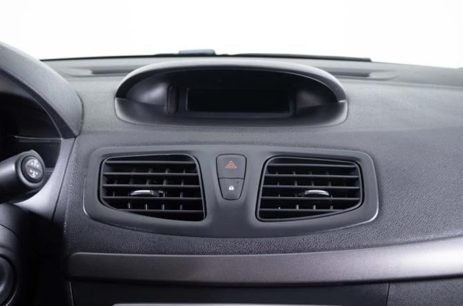 Renault Fluence I Рестайлинг с пробегом 2013 года, цена 699 000 рублей, 175256 км, седан, Автокод Объявления