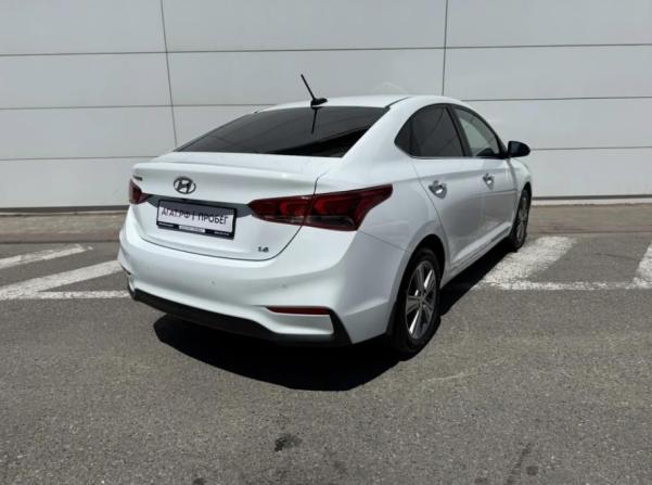 Hyundai Solaris II с пробегом 2018 года, цена 1 590 000 рублей, 162057 км, седан, Автокод Объявления