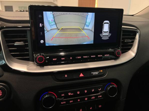 Kia Ceed III Рестайлинг с пробегом 2021 года, цена 1 690 000 рублей, 73000 км, хэтчбек, Автокод Объявления