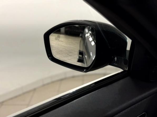 Land Rover Range Rover Velar I с пробегом 2018 года, цена 3 650 000 рублей, 135000 км, внедорожник, Автокод Объявления