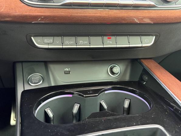 Audi A4 V (B9) Рестайлинг с пробегом 2021 года, цена 3 200 000 рублей, 48826 км, седан, Автокод Объявления