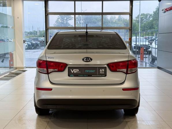 Kia Rio III Рестайлинг с пробегом 2015 года, цена 975 000 рублей, 201212 км, седан, Автокод Объявления