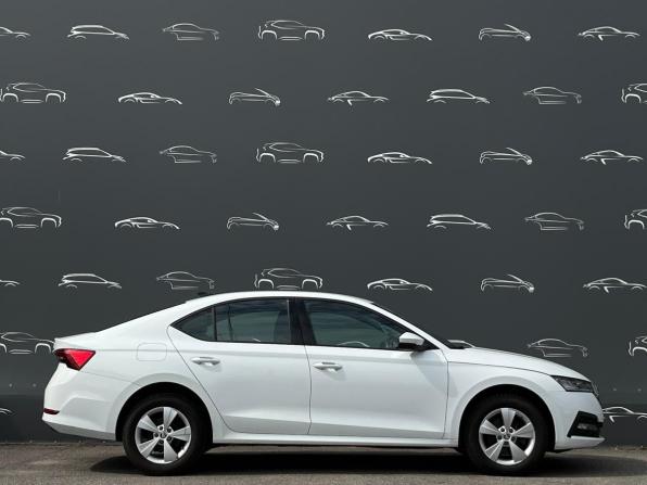 Skoda Octavia IV (A8) с пробегом 2021 года, цена 2 230 400 рублей, 54126 км, лифтбек, Автокод Объявления