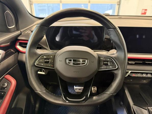 Geely Coolray I Рестайлинг с пробегом 2023 года, цена 1 890 000 рублей, 112032 км, внедорожник, Автокод Объявления