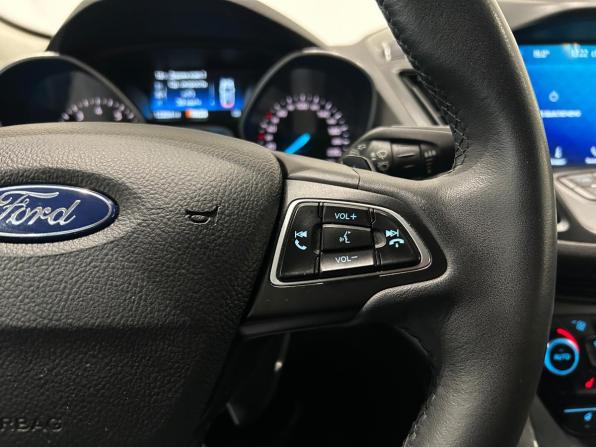 Ford Kuga II Рестайлинг с пробегом 2018 года, цена 1 599 000 рублей, 133650 км, внедорожник, Автокод Объявления