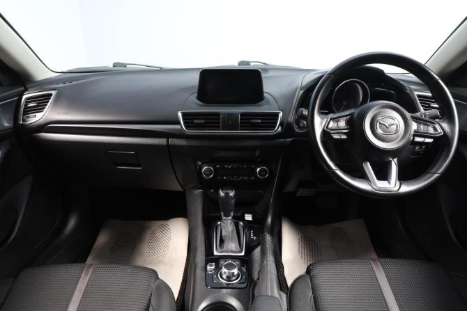 Mazda Axela III с пробегом 2017 года, цена 1 499 000 рублей, 77001 км, хэтчбек, Автокод Объявления