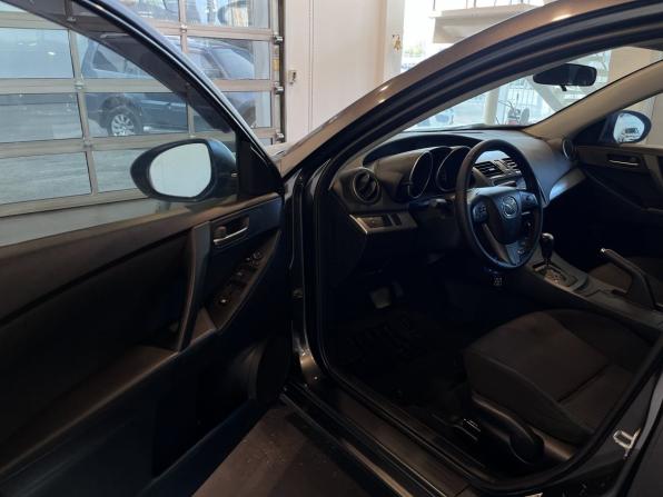 Mazda 3 II (BL) Рестайлинг с пробегом 2012 года, цена 800 000 рублей, 139787 км, хэтчбек, Автокод Объявления