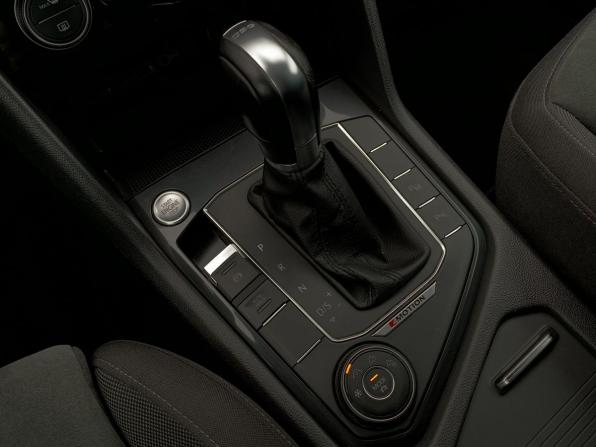 Volkswagen Tiguan II с пробегом 2019 года, цена 2 599 000 рублей, 131041 км, внедорожник, Автокод Объявления