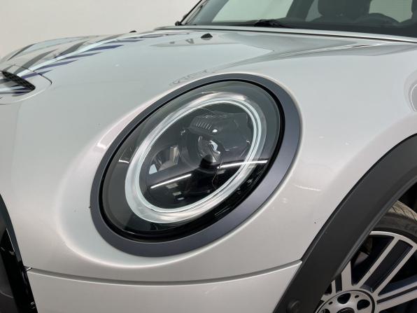 Mini Hatch III (F55/F56) Рестайлинг 2 с пробегом 2022 года, цена 3 790 000 рублей, 20650 км, хэтчбек, Автокод Объявления