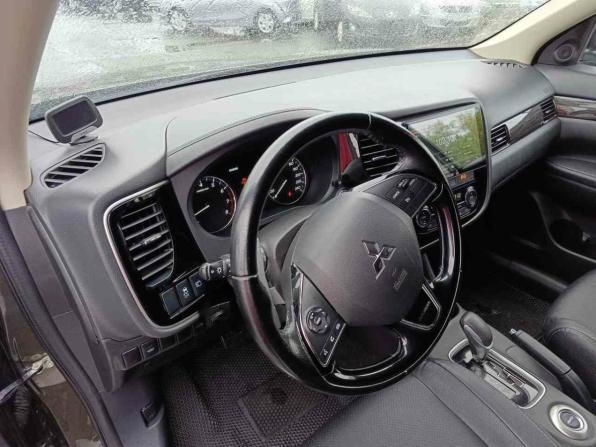 Mitsubishi Outlander III Рестайлинг 2 с пробегом 2016 года, цена 1 724 995 рублей, 235333 км, внедорожник, Автокод Объявления