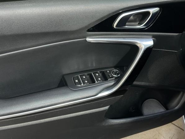 Kia Ceed III с пробегом 2018 года, цена 1 460 000 рублей, 147000 км, хэтчбек, Автокод Объявления