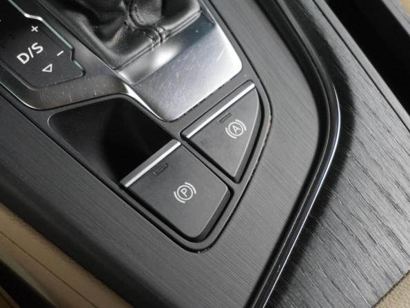 Audi A4 V (B9) с пробегом 2017 года, цена 2 299 000 рублей, 115353 км, седан, Автокод Объявления