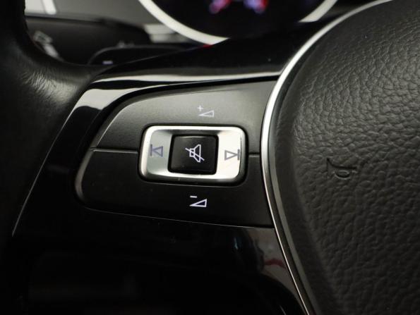 Volkswagen Passat B8 с пробегом 2015 года, цена 1 450 000 рублей, 216254 км, седан, Автокод Объявления