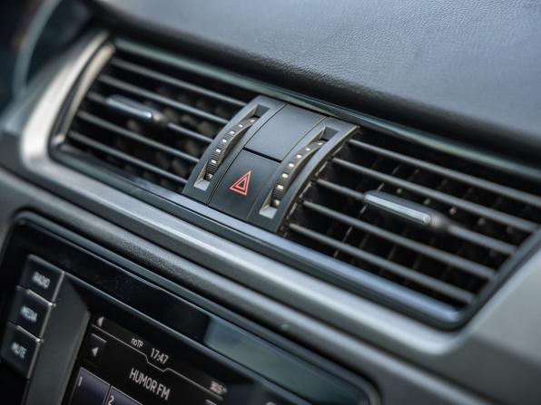 Skoda Rapid I Рестайлинг с пробегом 2017 года, цена 1 048 000 рублей, 229622 км, лифтбек, Автокод Объявления