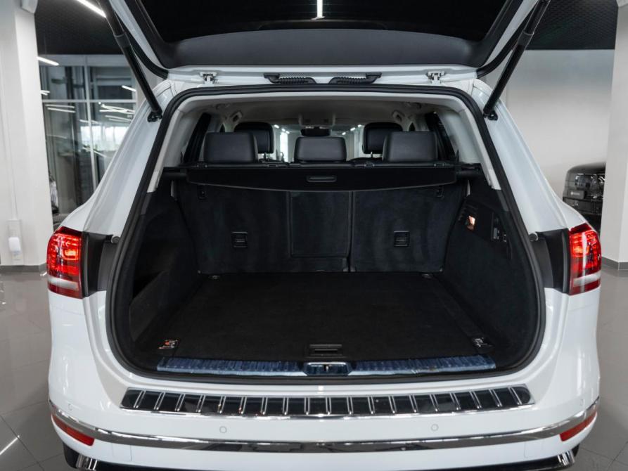 Volkswagen Touareg II Рестайлинг Москва  - изображение 7
