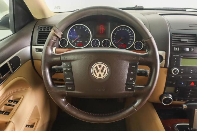 Volkswagen Touareg I Рестайлинг с пробегом 2008 года, цена 949 000 рублей, 427000 км, внедорожник, Автокод Объявления