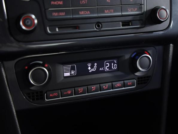 Volkswagen Polo V Рестайлинг с пробегом 2020 года, цена 1 349 000 рублей, 85612 км, седан, Автокод Объявления