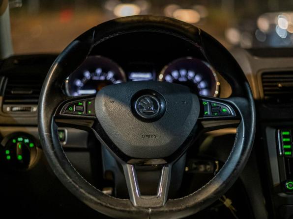 Skoda Yeti I Рестайлинг с пробегом 2017 года, цена 1 377 000 рублей, 72163 км, внедорожник, Автокод Объявления