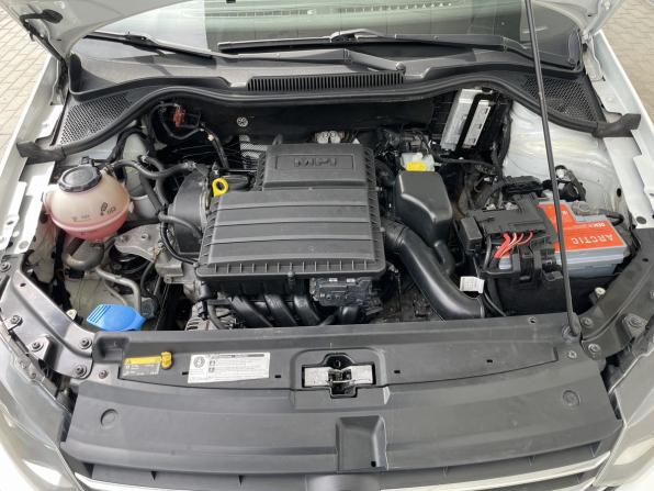 Volkswagen Polo V Рестайлинг с пробегом 2019 года, цена 950 000 рублей, 243000 км, седан, Автокод Объявления