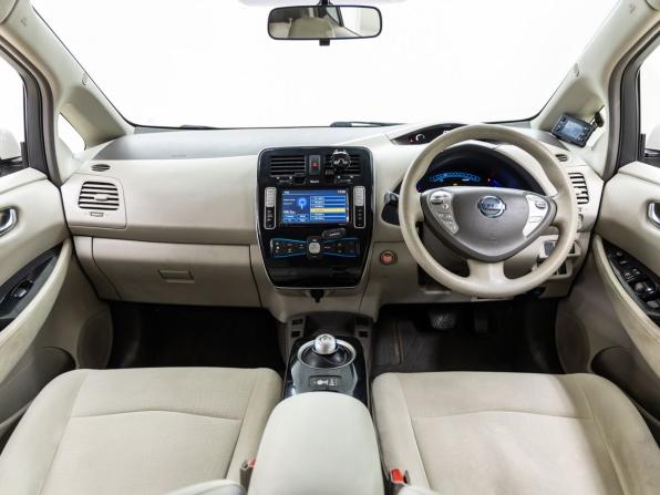 Nissan Leaf I (ZE0/AZE0) с пробегом 2011 года, цена 598 000 рублей, 125934 км, хэтчбек, Автокод Объявления