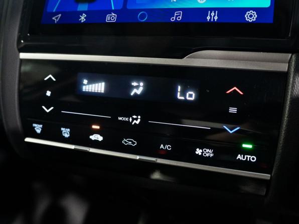 Honda Fit III с пробегом 2015 года, цена 1 199 500 рублей, 50066 км, хэтчбек, Автокод Объявления