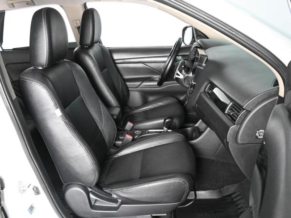 Mitsubishi Outlander III Рестайлинг 2 с пробегом 2015 года, цена 1 749 000 рублей, 179689 км, внедорожник, Автокод Объявления