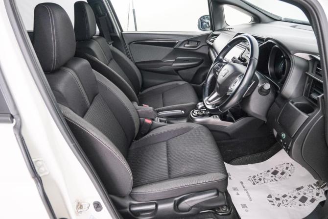 Honda Fit III Рестайлинг с пробегом 2017 года, цена 1 249 000 рублей, 76865 км, хэтчбек, Автокод Объявления
