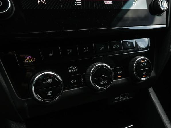 Skoda Octavia III (A7) Рестайлинг с пробегом 2018 года, цена 1 559 000 рублей, 182126 км, лифтбек, Автокод Объявления