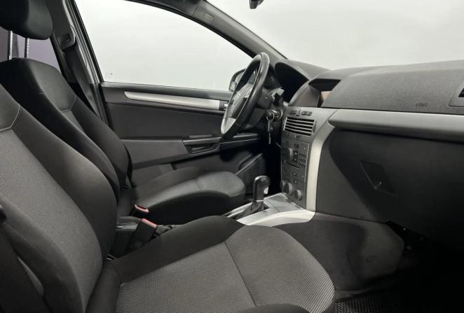 Opel Astra J Рестайлинг с пробегом 2012 года, цена 720 000 рублей, 128793 км, хэтчбек, Автокод Объявления