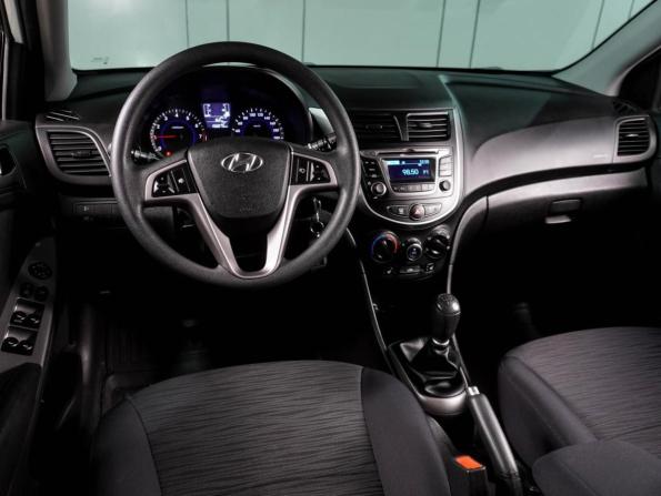 Hyundai Solaris I Рестайлинг с пробегом 2016 года, цена 954 000 рублей, 156075 км, хэтчбек, Автокод Объявления
