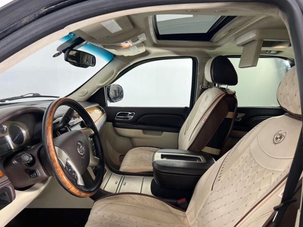 Cadillac Escalade III с пробегом 2011 года, цена 1 299 000 рублей, 241700 км, внедорожник, Автокод Объявления