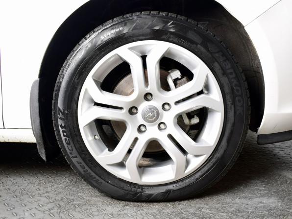 Opel Astra J с пробегом 2011 года, цена 669 995 рублей, 220535 км, хэтчбек, Автокод Объявления