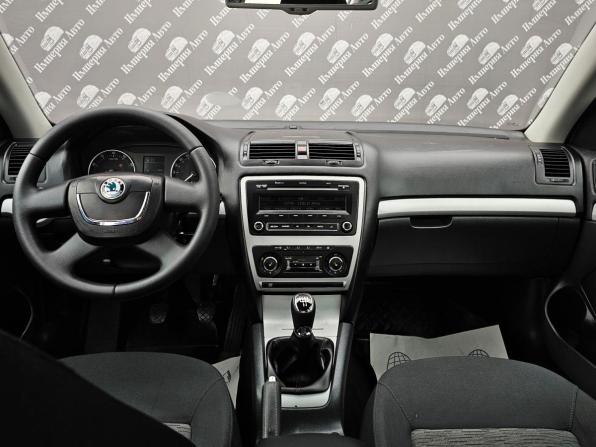 Skoda Octavia II (A5) Рестайлинг с пробегом 2012 года, цена 720 000 рублей, 228000 км, лифтбек, Автокод Объявления