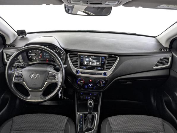Hyundai Solaris II с пробегом 2017 года, цена 1 225 000 рублей, 123475 км, седан, Автокод Объявления