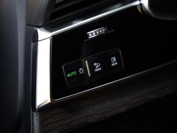 Audi Q8 I (4M) с пробегом 2018 года, цена 4 249 000 рублей, 241959 км, внедорожник, Автокод Объявления