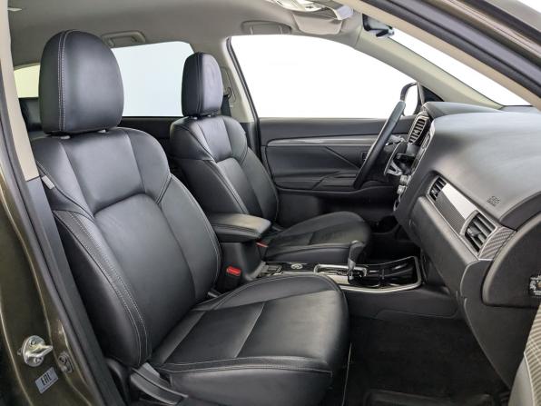 Mitsubishi Outlander III Рестайлинг 3 с пробегом 2021 года, цена 3 000 000 рублей, 95753 км, внедорожник, Автокод Объявления