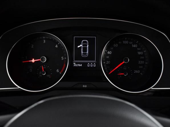 Volkswagen Passat B8 с пробегом 2017 года, цена 1 629 000 рублей, 202734 км, седан, Автокод Объявления