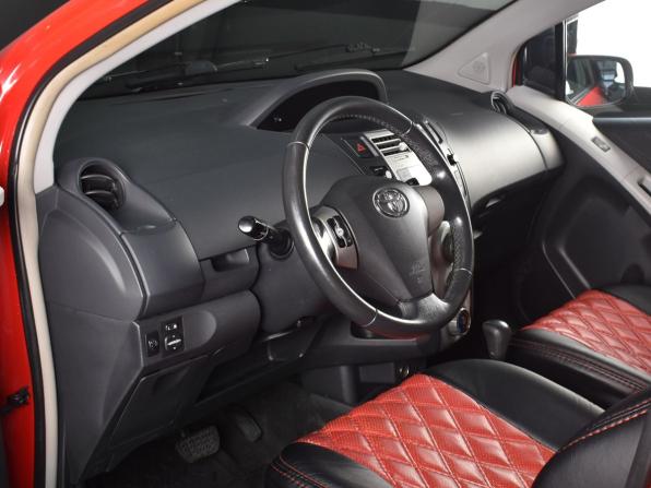 Toyota Yaris II с пробегом 2008 года, цена 564 995 рублей, 433204 км, хэтчбек, Автокод Объявления